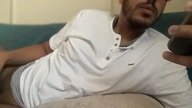 Snapshot of Mooka69 chatting on December 5, 2025, 1:21 pm Mooka69 online show from December 5, 2025, 1:21 pm