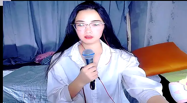 Snapshot of Floor_oo chatting on January 11, 2025, 11:45 am Floor oo online show from January 11, 2025, 11:45 am