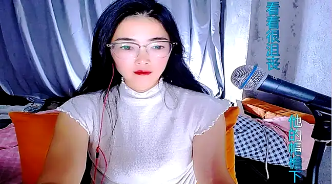 Snapshot of Floor_oo chatting on February 28, 2025, 11:25 am Floor oo online show from February 28, 2025, 11:25 am