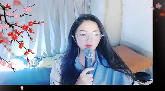 Snapshot of Floor_oo chatting on December 3, 2024, 1:06 pm Floor oo online show from December 3, 2024, 1:06 pm