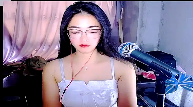 Snapshot of Floor_oo chatting on February 3, 2025, 4:46 am Floor oo online show from February 3, 2025, 4:46 am