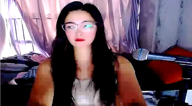 Snapshot of Floor_oo chatting on February 27, 2025, 12:57 am Floor oo online show from February 27, 2025, 12:57 am
