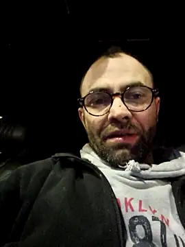 Snapshot of robertilevis chatting on January 29, 2025, 6:17 pm robertilevis online show from January 29, 2025, 6:17 pm