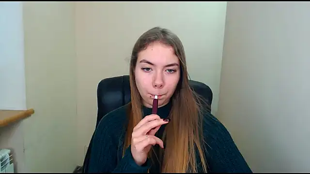 zoey deuttch online show from December 2, 2024, 2:47 pm