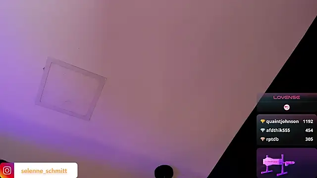 selenne schmitt online show from March 12, 2025, 11:01 pm