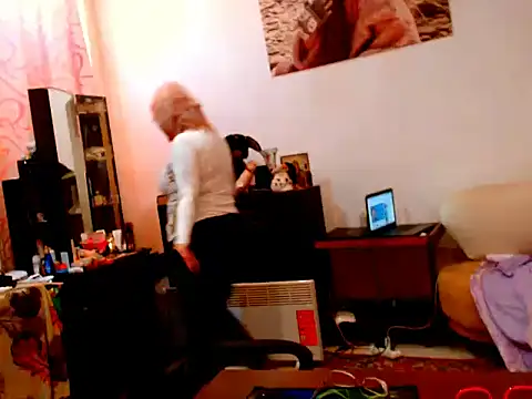 Snapshot of Natali7634 chatting on March 12, 2025, 8:41 am Natali7634 online show from March 12, 2025, 8:41 am