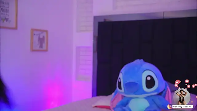 Marianamonroe  online show from April 19, 2026, 11:44 am