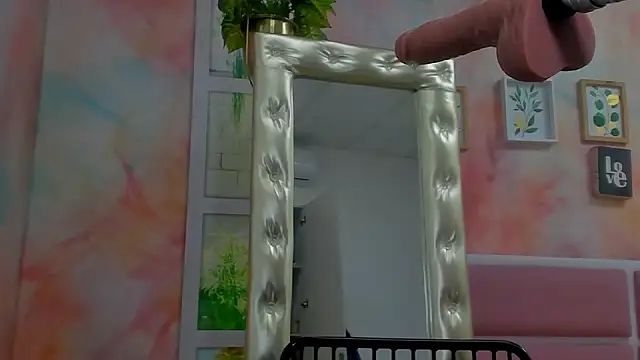 Snapshot of Idiris_big chatting on February 17, 2025, 8:27 pm Idiris big online show from February 17, 2025, 8:27 pm