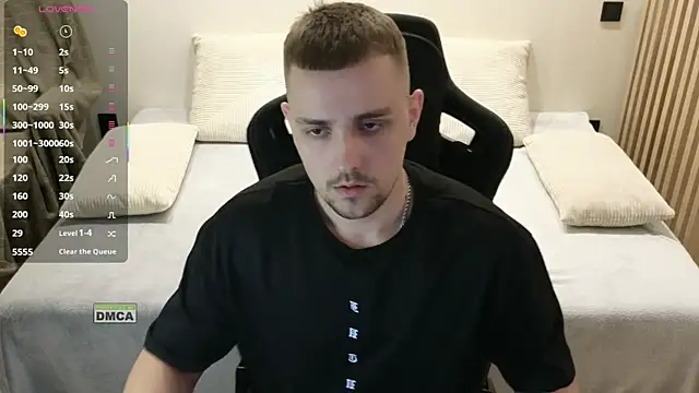 Larstar01 online show from April 4, 2026, 10:38 pm