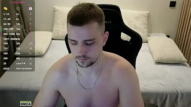 Larstar01 online show from April 10, 2026, 9:22 pm