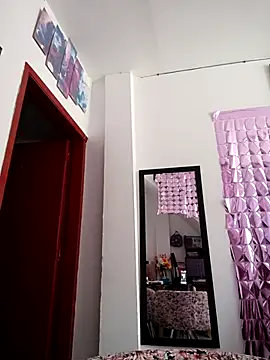 tiffani  love online show from September 20, 2025, 9:20 pm