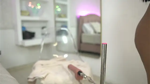 Emi latingirl online show from March 1, 2026, 7:58 pm