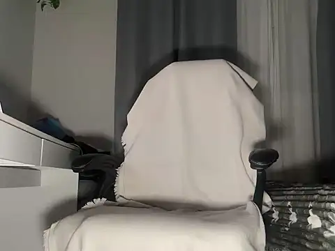 Snapshot of MiloCtc chatting on October 18, 2025, 2:13 am MiloCtc online show from October 18, 2025, 2:13 am