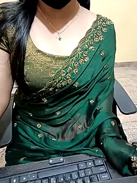 Snapshot of Nithya_05 chatting on September 13, 2025, 6:24 am Nithya 05 online show from September 13, 2025, 6:24 am
