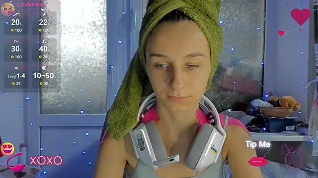  Nika Kik online show from September 9, 2025, 3:21 pm