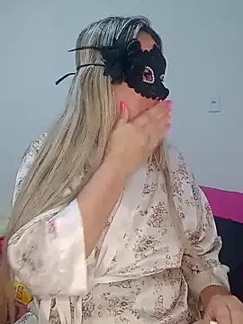 titiasexy online show from November 7, 2025, 3:11 am