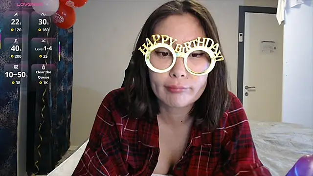 Snapshot of Maya_Kumashiro chatting on November 30, 2025, 10:21 pm Maya Kumashiro online show from November 30, 2025, 10:21 pm