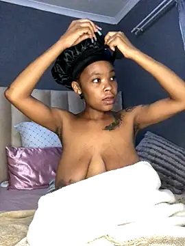 Snapshot of Nicole_Liam_ chatting on October 21, 2025, 9:47 pm Nicole Liam online show from October 21, 2025, 9:47 pm