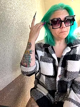 CherryBombBomb online show from October 15, 2025, 4:48 pm