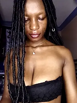 Snapshot of Ayrella02 chatting on March 12, 2026, 12:49 am Ayrella02 online show from March 12, 2026, 12:49 am