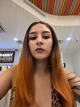 Snapshot of Mon_Cherry chatting on January 15, 2026, 1:31 am Mon Cherry online show from January 15, 2026, 1:31 am