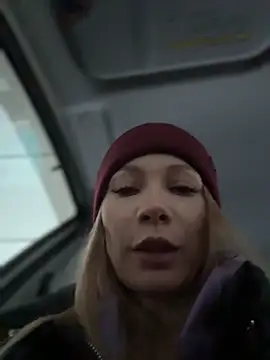 Snapshot of LavenderHot chatting on March 8, 2026, 1:33 am LavenderHot online show from March 8, 2026, 1:33 am