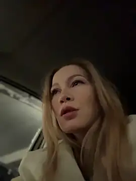 Snapshot of LavenderHot chatting on March 4, 2026, 12:29 am LavenderHot online show from March 4, 2026, 12:29 am