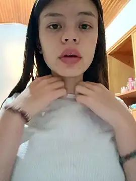 Snapshot of Violeta_12- chatting on June 7, 2026, 11:54 pm Violeta 12- online show from June 7, 2026, 11:54 pm