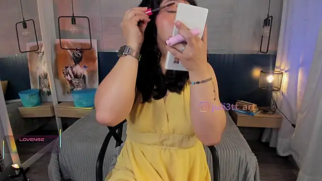 Snapshot of _julietta chatting on June 18, 2026, 1:05 pm julietta online show from June 18, 2026, 1:05 pm
