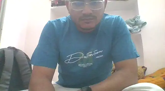 Snapshot of naughtymike0007 chatting on February 27, 2025, 3:26 pm naughtymike0007 online show from February 27, 2025, 3:26 pm
