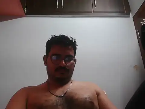 Snapshot of naughtymike0007 chatting on April 5, 2026, 4:13 pm naughtymike0007 online show from April 5, 2026, 4:13 pm