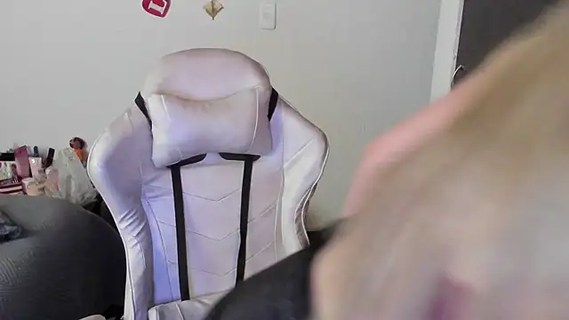 Andreina Suann online show from November 11, 2025, 11:38 am