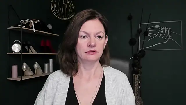 Snapshot of VivianWILD chatting on October 20, 2025, 6:04 am VivianWILD online show from October 20, 2025, 6:04 am