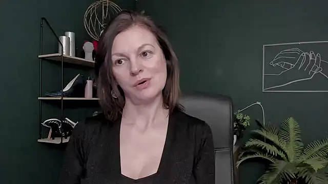 VivianWILD online show from February 9, 2026, 7:06 am