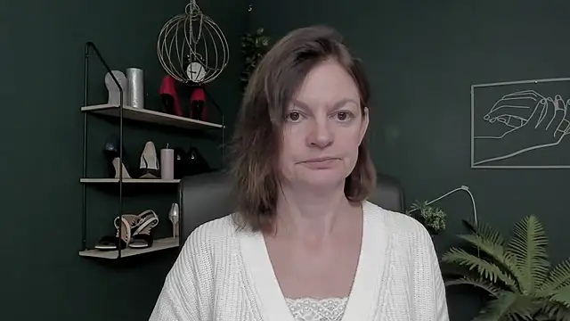 Snapshot of VivianWILD chatting on November 27, 2025, 7:09 am VivianWILD online show from November 27, 2025, 7:09 am