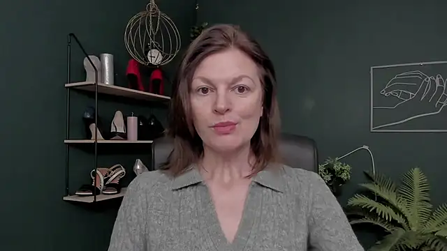 VivianWILD online show from December 3, 2025, 6:57 am