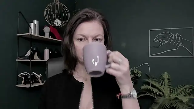 VivianWILD online show from January 15, 2026, 7:01 am