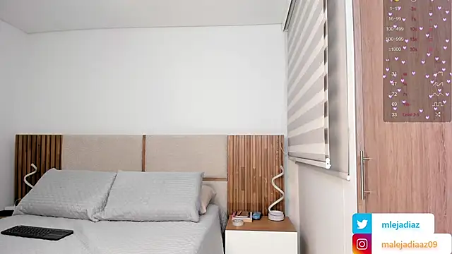 Snapshot of MalejaDiaz_ chatting on October 15, 2025, 7:00 pm MalejaDiaz online show from October 15, 2025, 7:00 pm