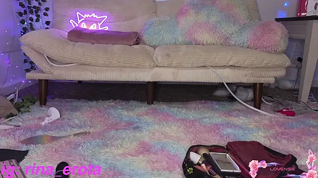 yummyrina online show from February 9, 2026, 2:26 pm