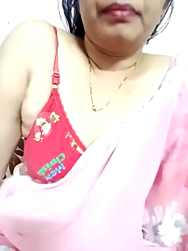 Snapshot of Hotanita99 chatting on February 14, 2025, 12:25 pm Hotanita99 online show from February 14, 2025, 12:25 pm