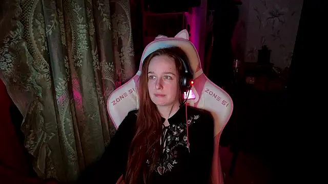 Snapshot of pearl_princess_ chatting on April 28, 2026, 12:31 am pearl princess online show from April 28, 2026, 12:31 am