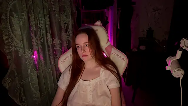 Snapshot of pearl_princess_ chatting on April 22, 2026, 10:49 pm pearl princess online show from April 22, 2026, 10:49 pm