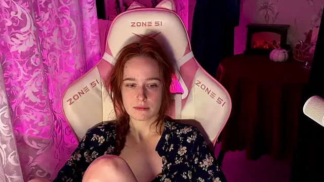 Snapshot of pearl_princess_ chatting on October 14, 2025, 11:33 am pearl princess online show from October 14, 2025, 11:33 am