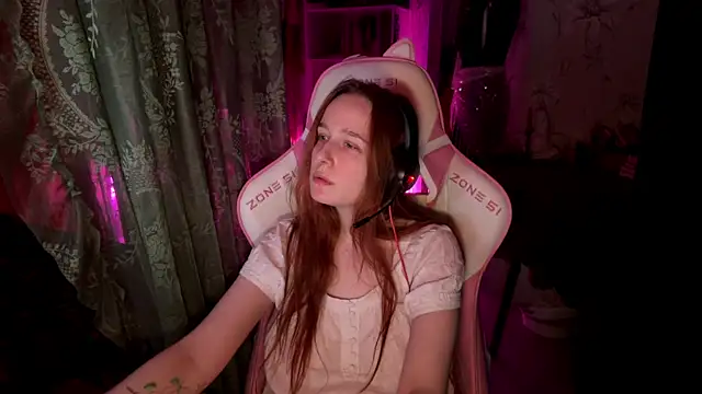 Snapshot of pearl_princess_ chatting on May 22, 2026, 12:52 am pearl princess online show from May 22, 2026, 12:52 am
