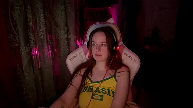 Snapshot of pearl_princess_ chatting on April 29, 2026, 3:21 am pearl princess online show from April 29, 2026, 3:21 am
