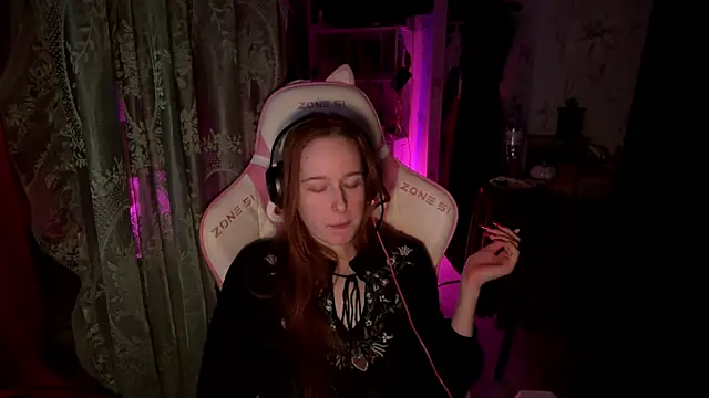 Snapshot of pearl_princess_ chatting on April 28, 2026, 2:27 am pearl princess online show from April 28, 2026, 2:27 am