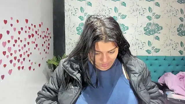 Snapshot of LindaBreeS chatting on March 21, 2025, 2:51 pm LindaBreeS online show from March 21, 2025, 2:51 pm