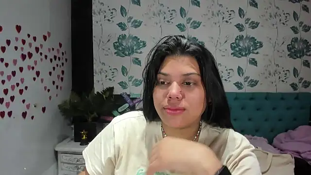 Snapshot of LindaBreeS chatting on March 13, 2025, 5:39 pm LindaBreeS online show from March 13, 2025, 5:39 pm