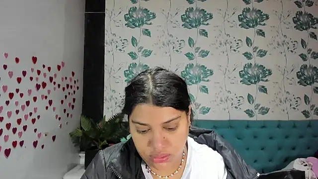 Snapshot of LindaBreeS chatting on March 9, 2025, 2:21 pm LindaBreeS online show from March 9, 2025, 2:21 pm