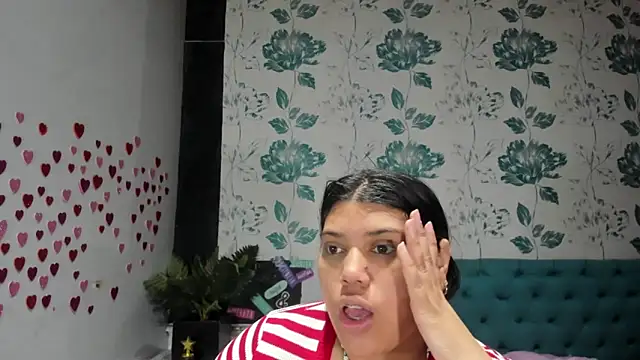 Snapshot of LindaBreeS chatting on March 18, 2025, 1:34 pm LindaBreeS online show from March 18, 2025, 1:34 pm